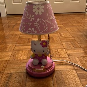 Adorable Hello Kitty Lamp